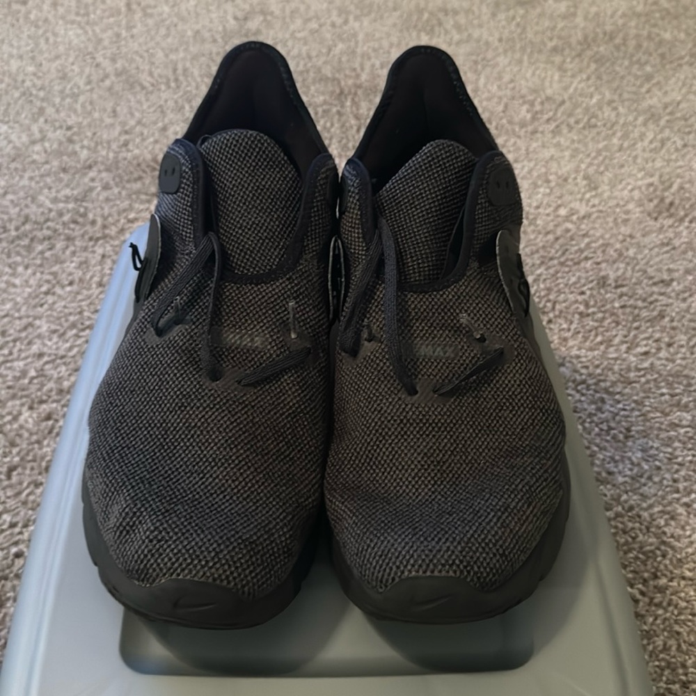 Gently worn men, black Nike sneaker US size 14 black